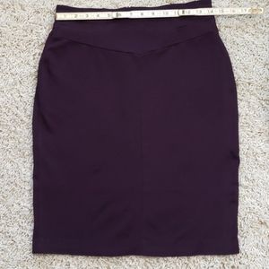 👌And Taylor plum purple pencil skirt size 6👌